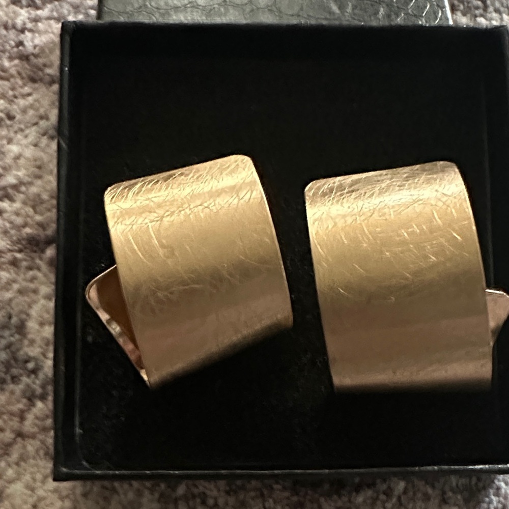 Express Gold Art Deco Earrings
